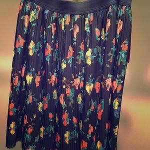 Merona Navy flowered skirt